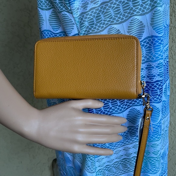 Michael Kors Jet Set Travel Lg Flat Multifunctional Phone Case-Wristlet-Wallet - Picture 3 of 16